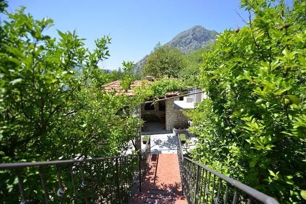 J&P Apartments Orahovac - Dış Mekan