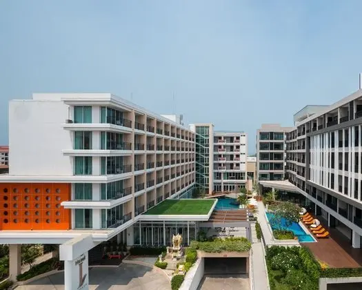 Hotel J Pattaya - Dış Mekan