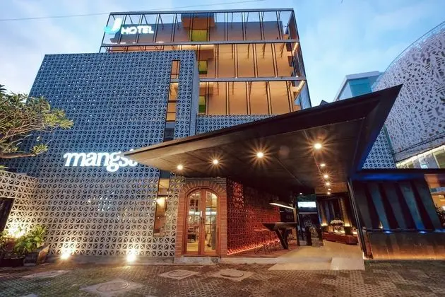 J Hotels Kuta - Dış Mekan