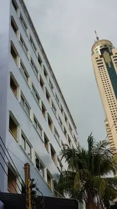J Two S Pratunam Hotel - Dış Mekan
