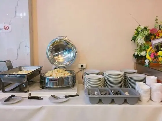 J Two S Pratunam Hotel - Yerinde Yemek