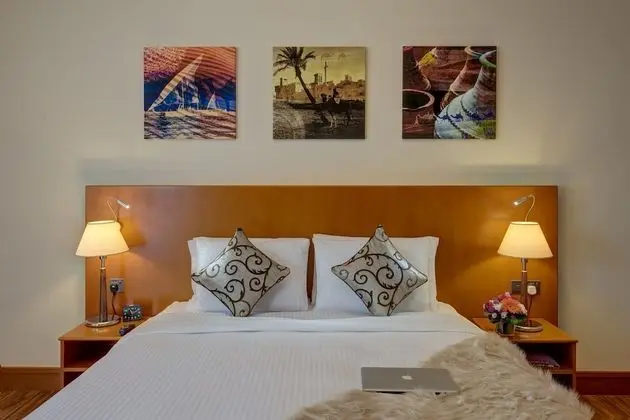 J5 Villas Holiday Homes - Barsha Gardens - Oda