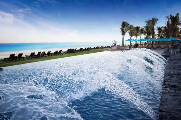 JA Palm Tree Court - Havuz