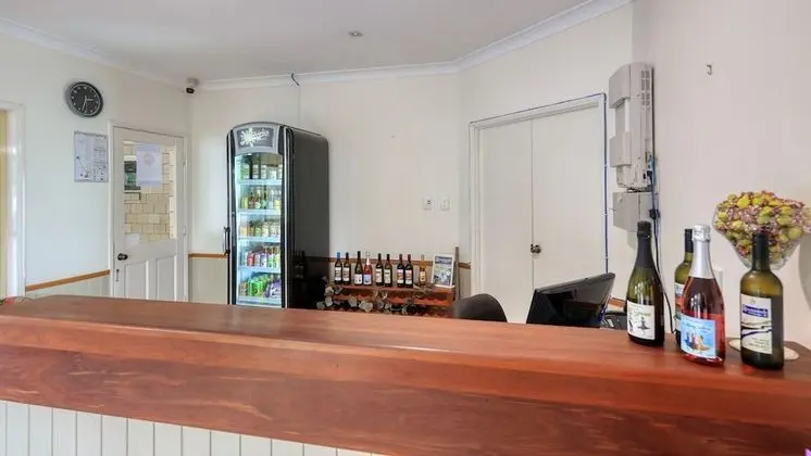Jacaranda Country Motel - Lobi