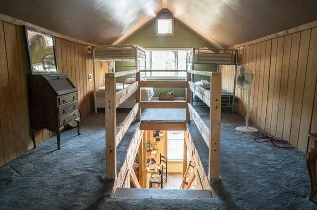 Jackass Hostel - Oda