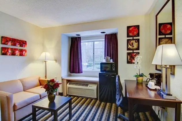 Jacksonville Plaza Hotel & Suites