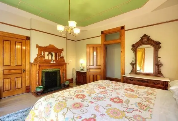 Jacksonville's Historic Nunan House - Oda