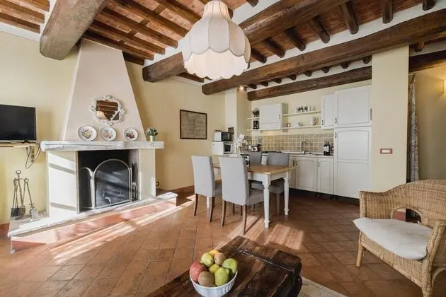 Jacopo Farmhouse Apartment in Wine Resort in Lucca - Oda