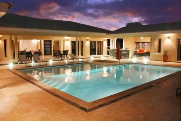 Villa With Jacuzzi, TVs in all Bedrooms