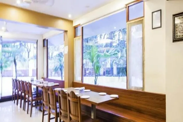 Jaffer Bhai's Brickland Hotel - Yerinde Yemek