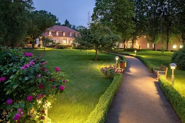 Hotel Jagdschloss Kranichstein - Dış Mekan
