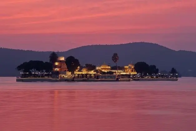 Jagmandir Island Palace