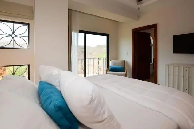 Jaguar Village B-3 - Oda
