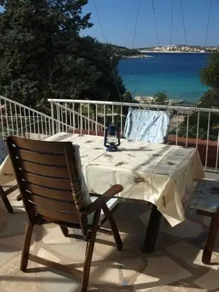 Jak - 10m From the sea - A