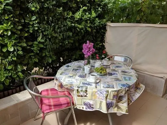 Jak - Parking and BBQ - A2