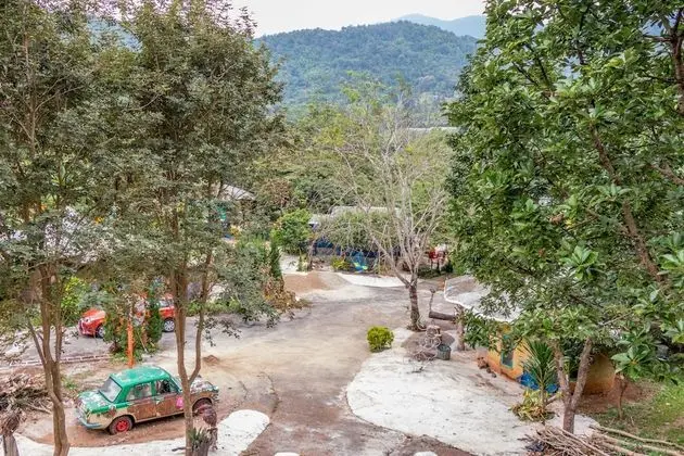 Jakawan Baan Din Resort