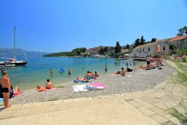 Jakica - Family Apartment With Garden Terrace - A1 Mate - Plaj