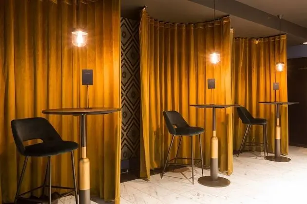 The James Hotel Rotterdam - Lobi
