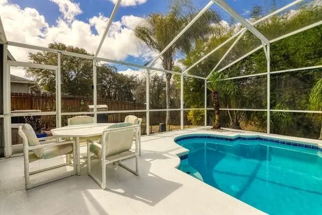 James' Sunridge Woods Home - Havuz