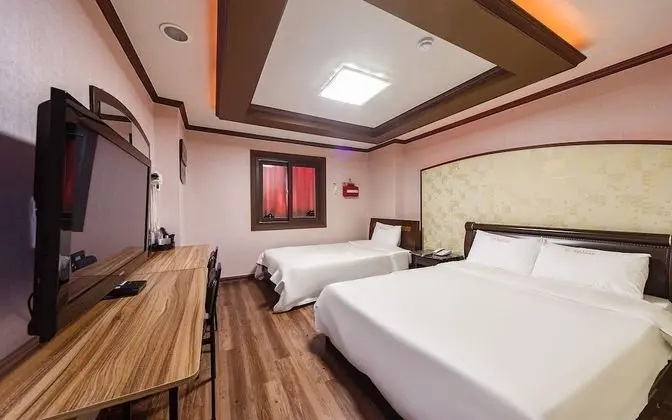 Jangheung Jinsong Tourist Hotel - Oda