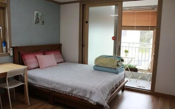 Jangho Come and Play Guest House