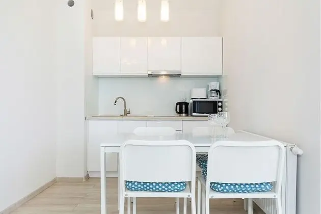 Jantar Apartamenty Osiedle Pogodne - Mutfak