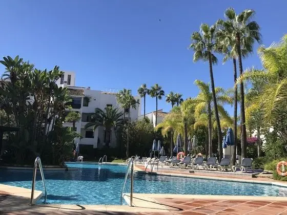 Jardines Las Golondrinas Elviria - Havuz