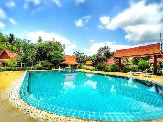 Jaroenrat Resort - Havuz
