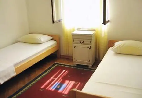 Jaroje - 80m From the Beach With Parking - H - Oda