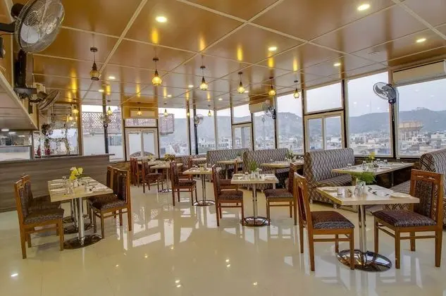 Jasoda Heritage by Keshav Global Hotels - Yerinde Yemek