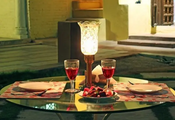 JAWAI CASTLE RESORT - A Heritage Hotel in Jawai Leopard Reserve - Yerinde Yemek