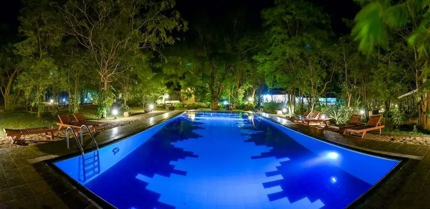 Jays Holiday resort