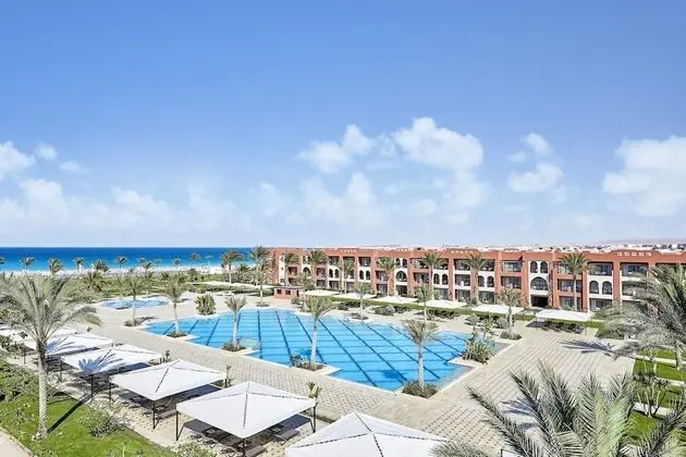 Jaz Oriental, Almaza Bay