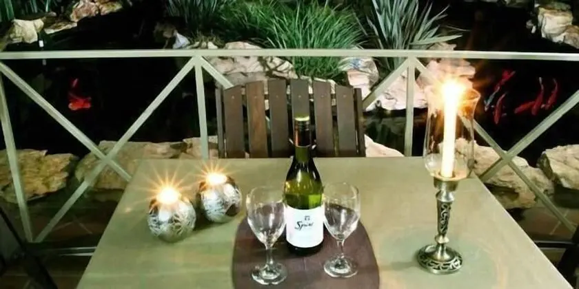 J'Cups Guest House - Yerinde Yemek