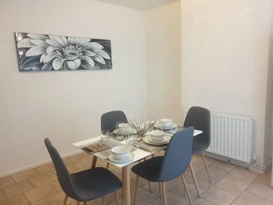 JDB Chesterfield - Lovely 3-bed House in Ipswich - Mutfak