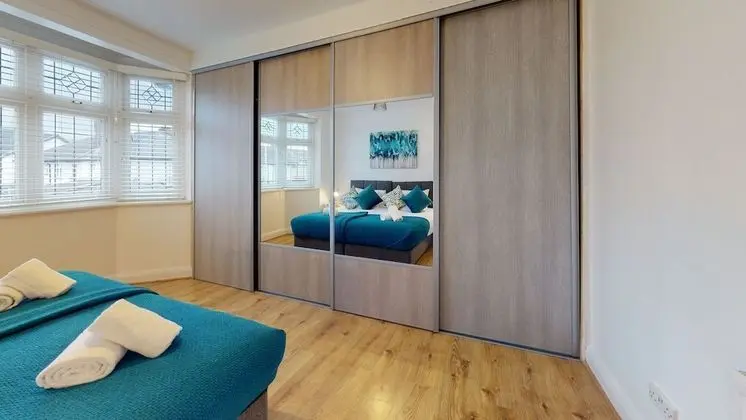 JDB Romford - Charming 4-bedroom House - İç Mekan