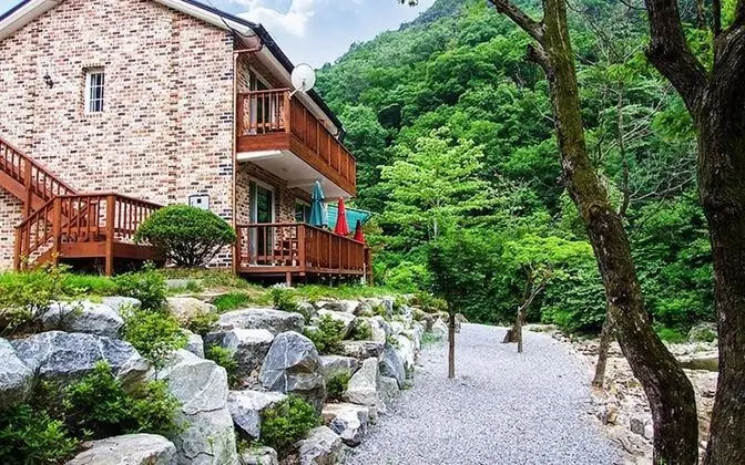 Jecheon Sopungganeunnal Pension