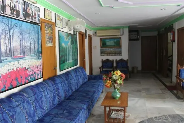 Hotel Jeevak International - İç Mekan