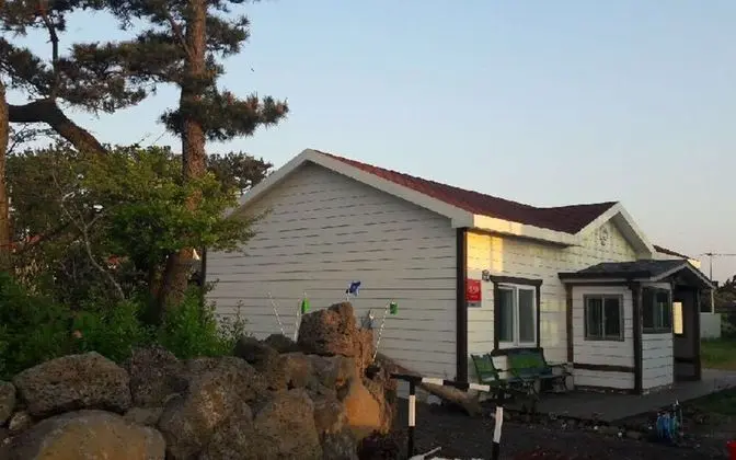 Jeju Beyond Guest House and Book Cafe - Dış Mekan