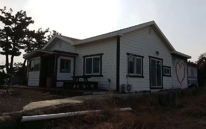 Jeju Beyond Guest House and Book Cafe - Dış Mekan