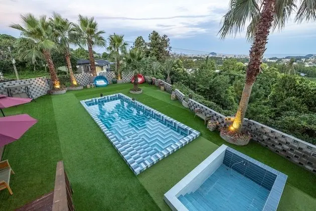 Jeju Bunker Hotel & Resort - Havuz