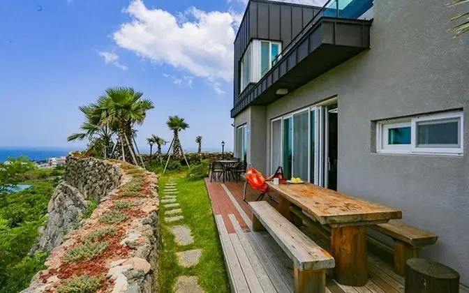 Jeju Castle Blackstone Pension - Misafir Tesisleri ve Hizmetleri