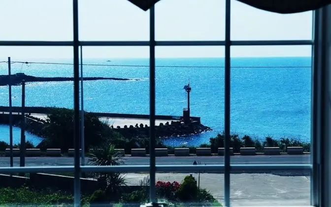 Jeju Cheongsanuinoeul Pension