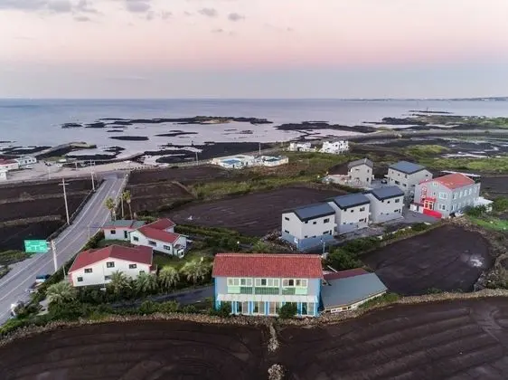 Jeju Cloudy Field House
