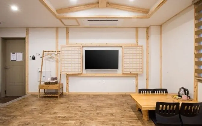 Jeju Flyjin House Pension - Oda