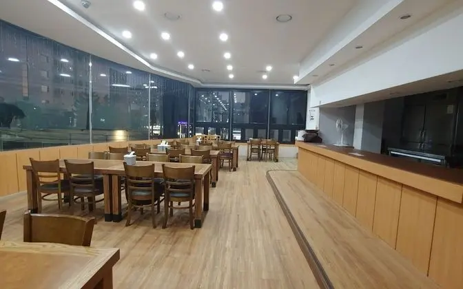 Jeju Gallery Hotel B&B - Misafir Tesisleri ve Hizmetleri