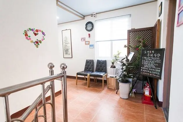 Jeju Gogung Pension-type Guest House - İç Mekan