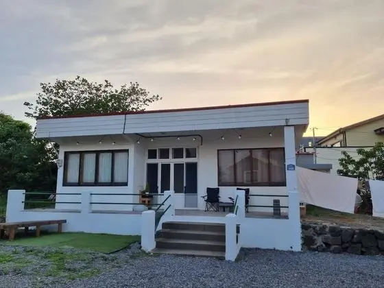 Jeju Gongwoodang Pension