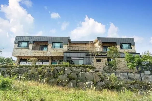 Jeju Gwaneumsa Ganeun gil Pension