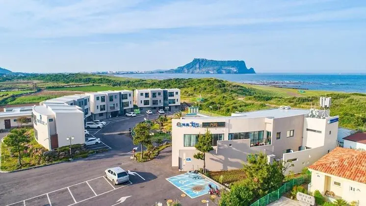 Jeju Hi Mom Kids Family Pension Black